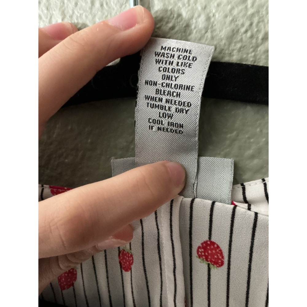 Catherines Strawberry Stripe Button Down Blouse Women 4X 30/32W Red Black White - Picture 4 of 6